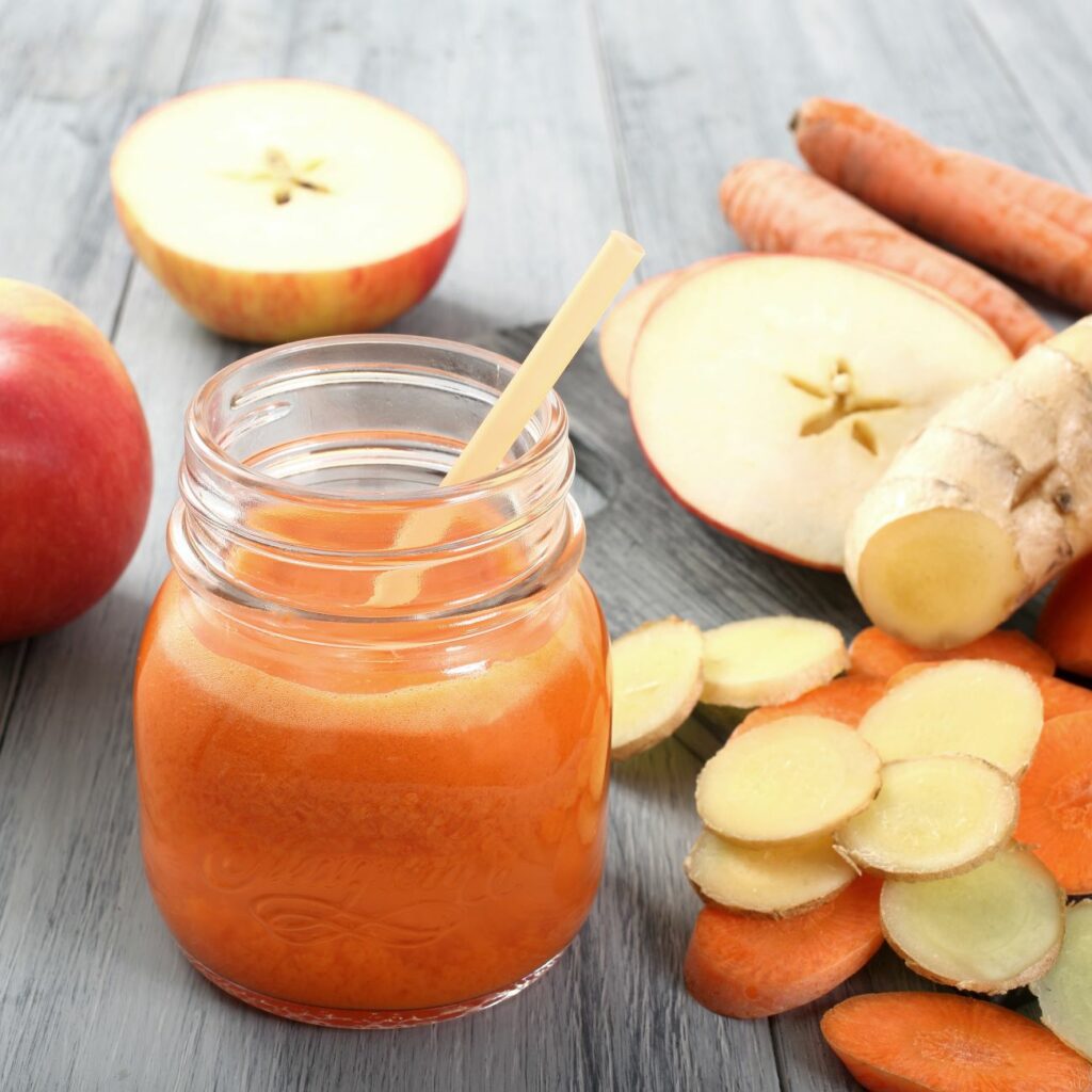 Zázvorová šťava s vitamínmi A, C a E.