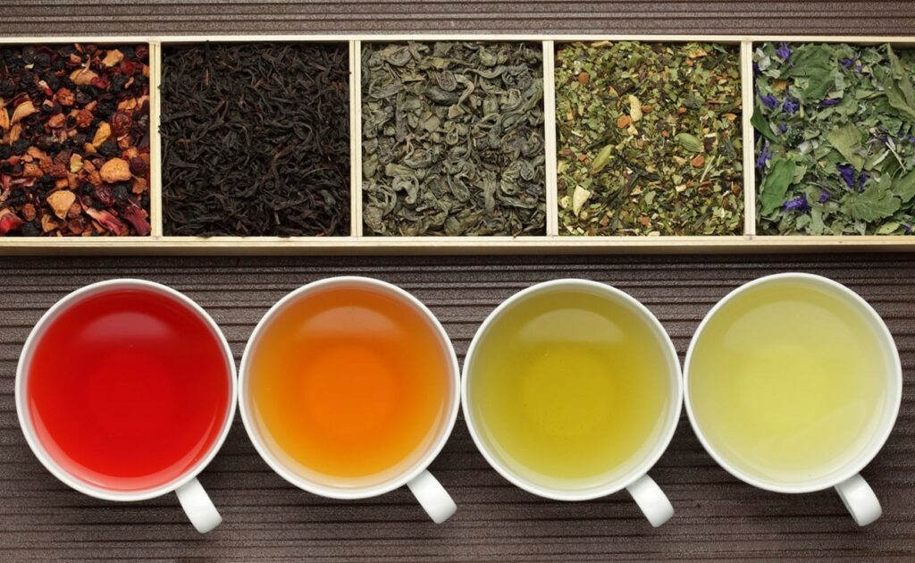 Rôzne druhy čajov a ich farba 